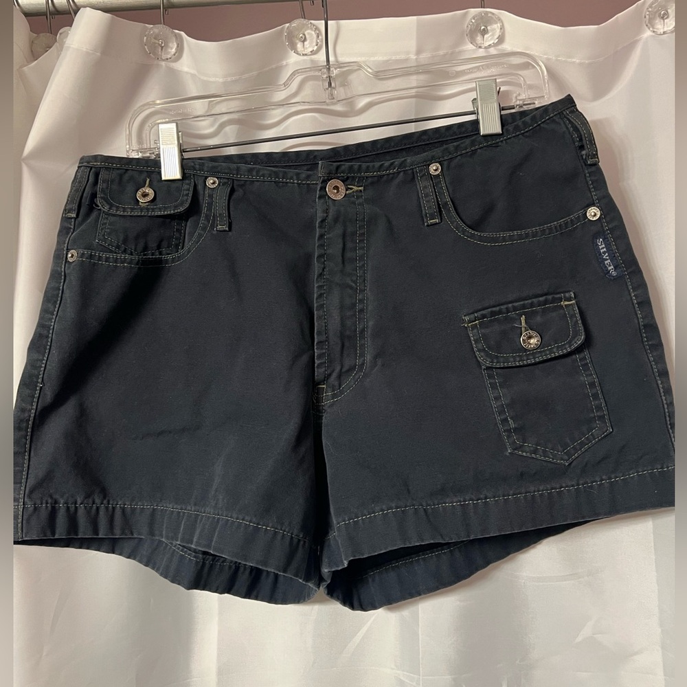 Silver jeans navy cargo short. Good used condition. Size 33